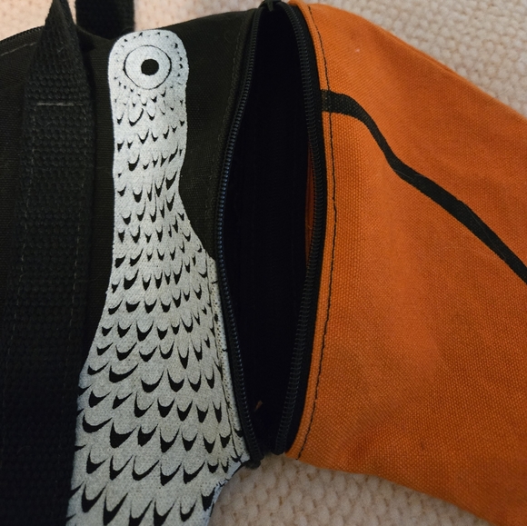 Toucan Shaped Shoulder Bag - Picture 5 of 9